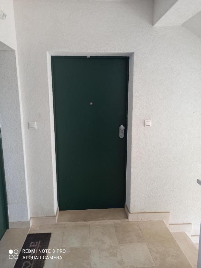 Studio Apartman Labrador Водице Экстерьер фото
